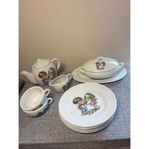 Vintage Porcelain Childs Tea Set. 11 pieces